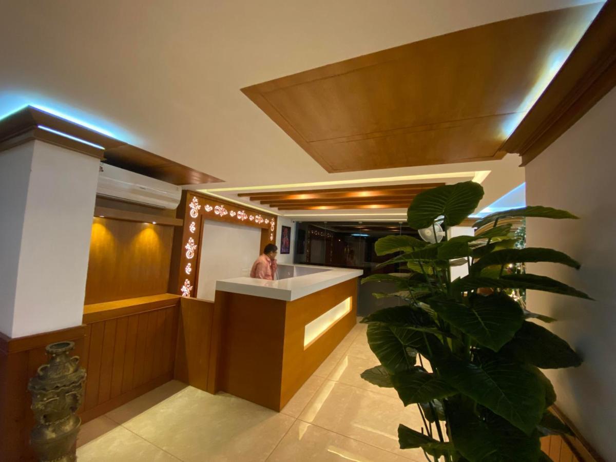 Utsavam Hotel Apartments Guruvāyūr Extérieur photo