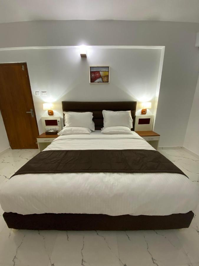 Utsavam Hotel Apartments Guruvāyūr Extérieur photo
