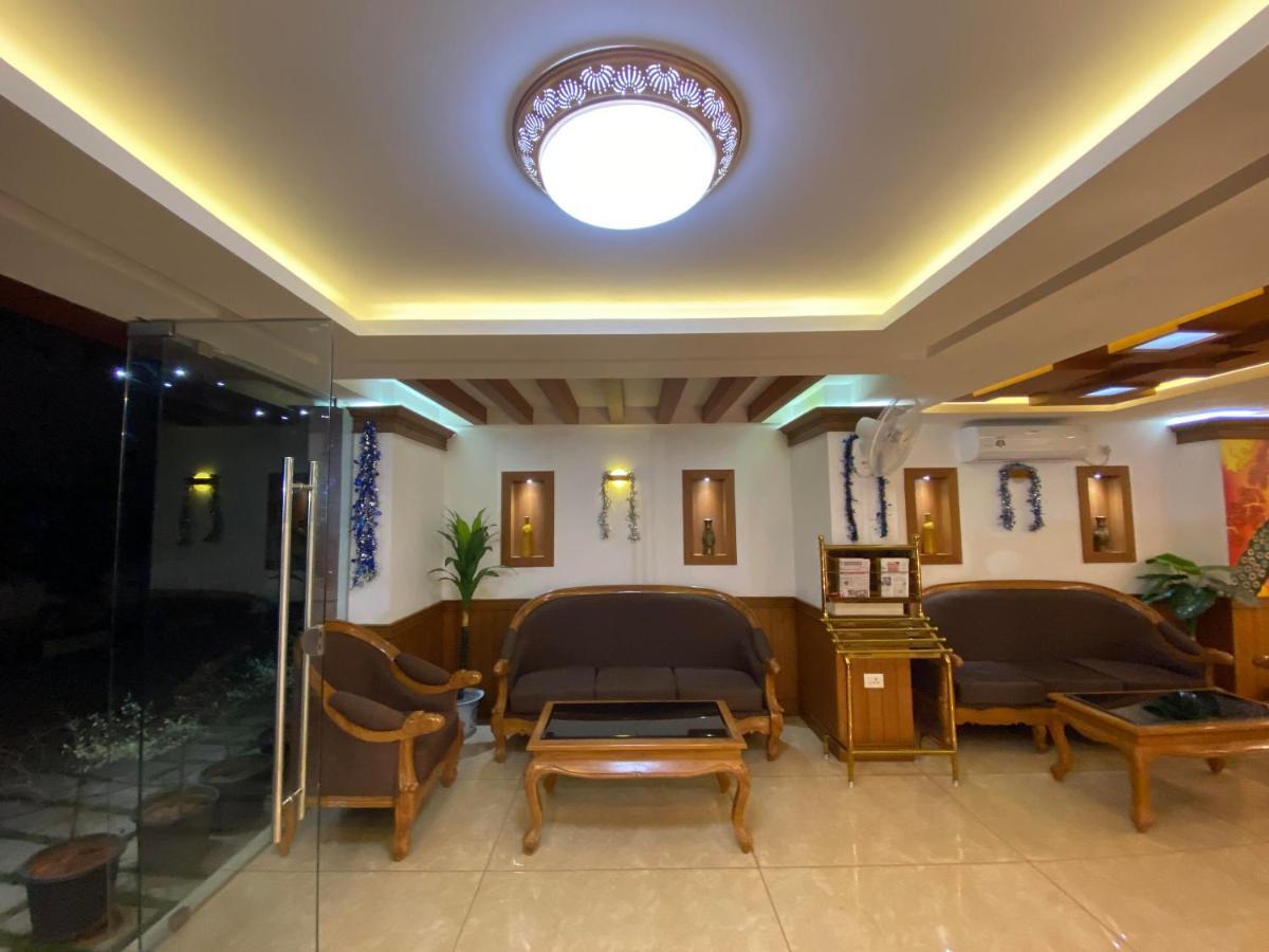 Utsavam Hotel Apartments Guruvāyūr Extérieur photo