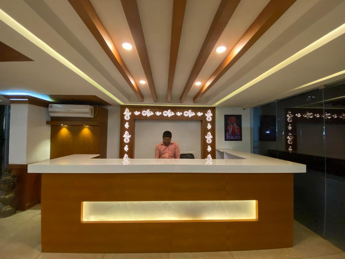 Utsavam Hotel Apartments Guruvāyūr Extérieur photo