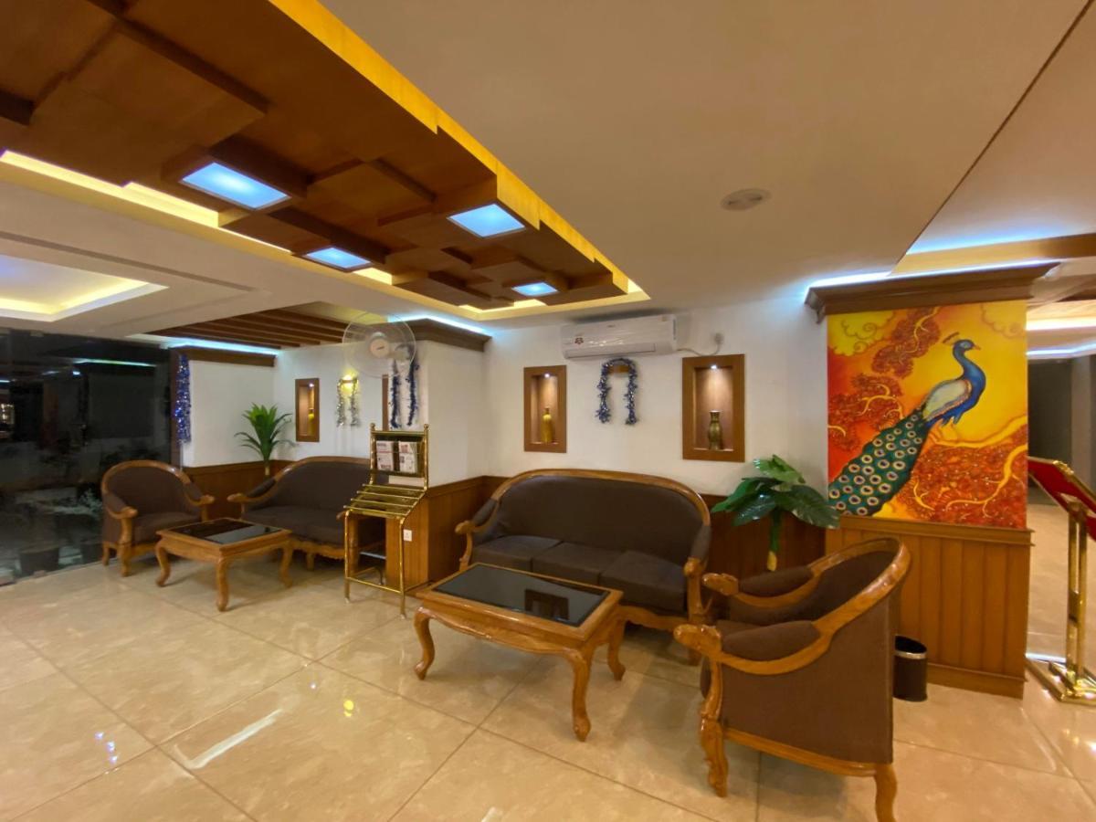 Utsavam Hotel Apartments Guruvāyūr Extérieur photo
