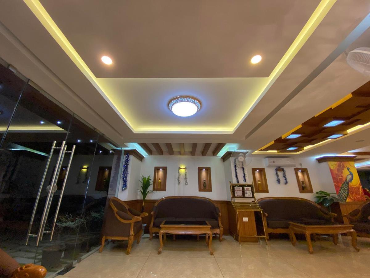 Utsavam Hotel Apartments Guruvāyūr Extérieur photo