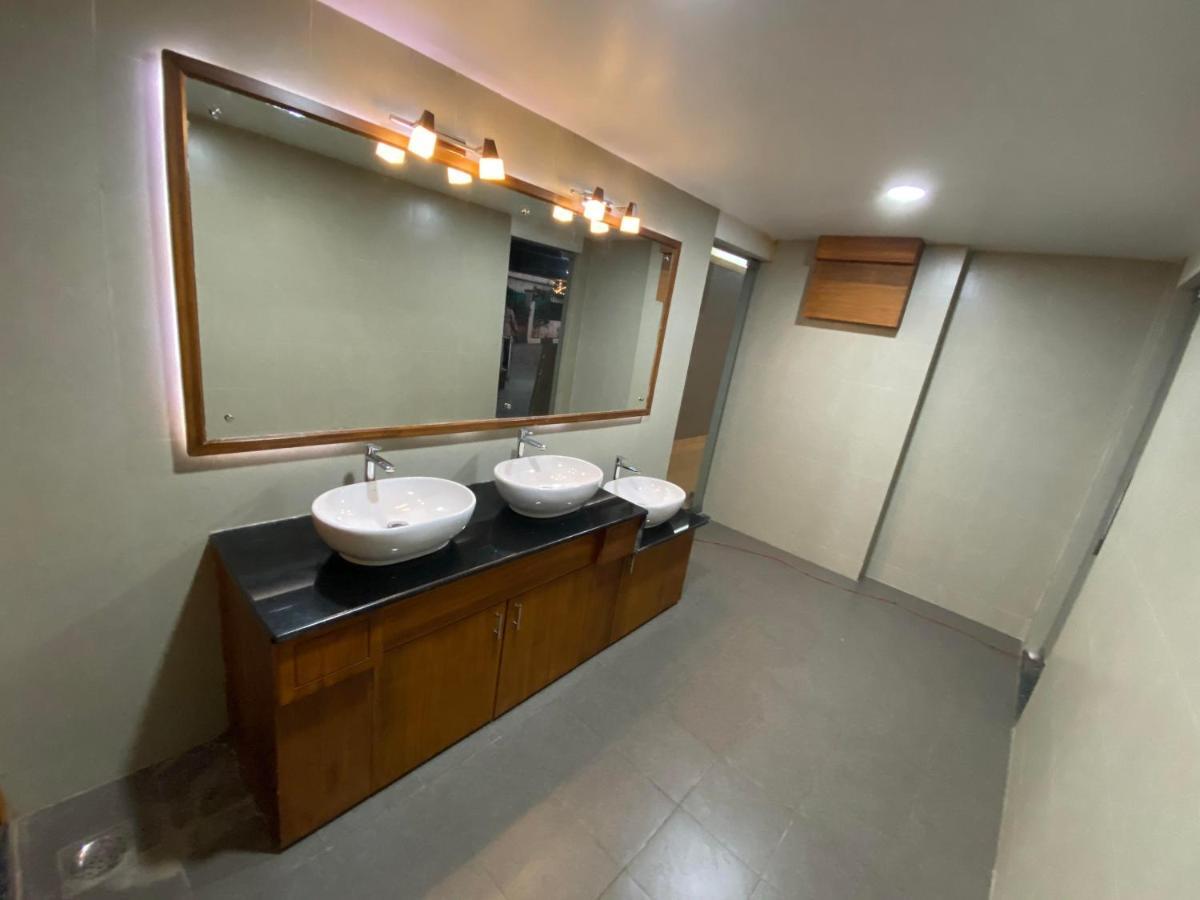 Utsavam Hotel Apartments Guruvāyūr Extérieur photo